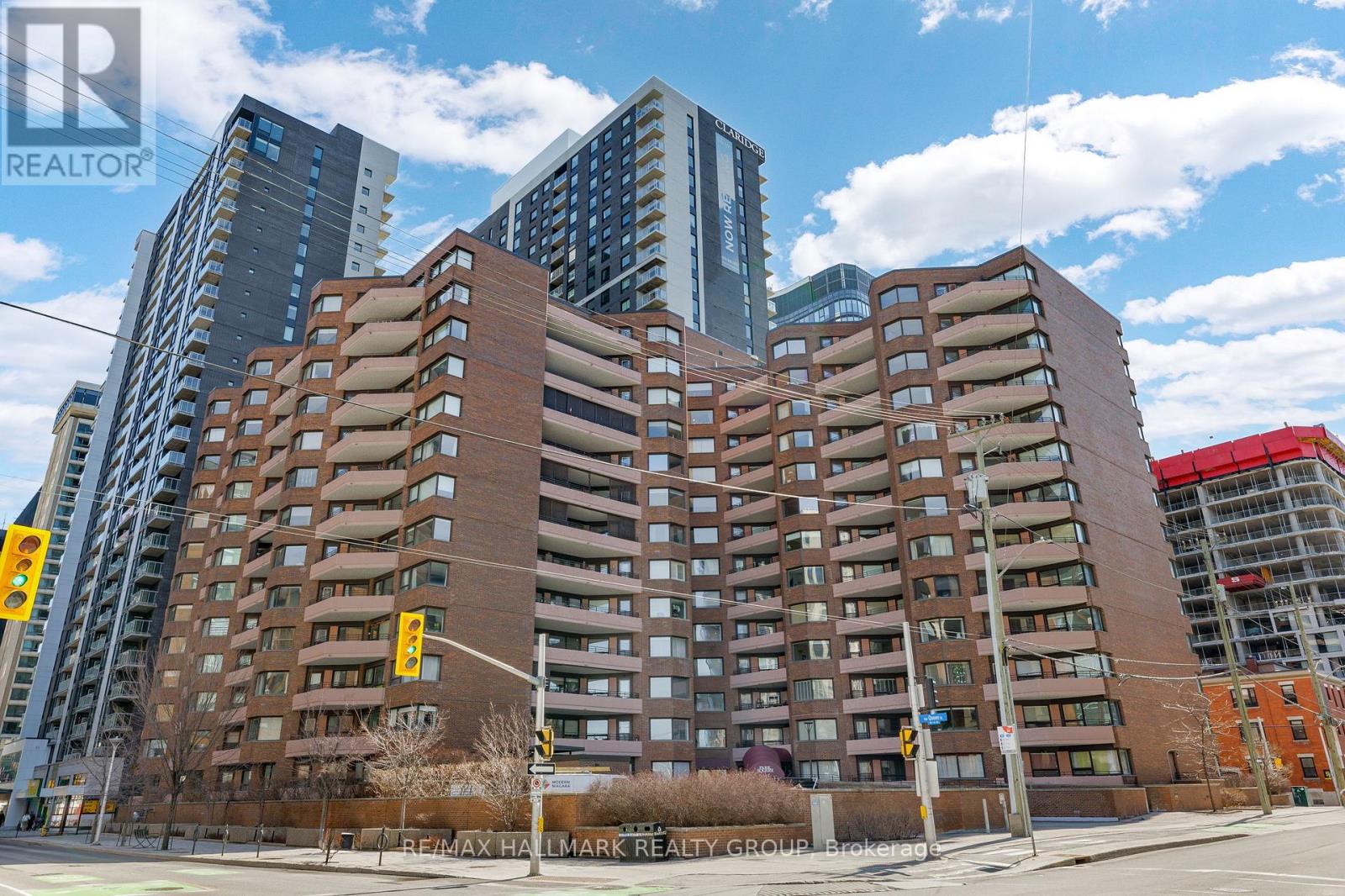 #810 151 BAY STREET - 1