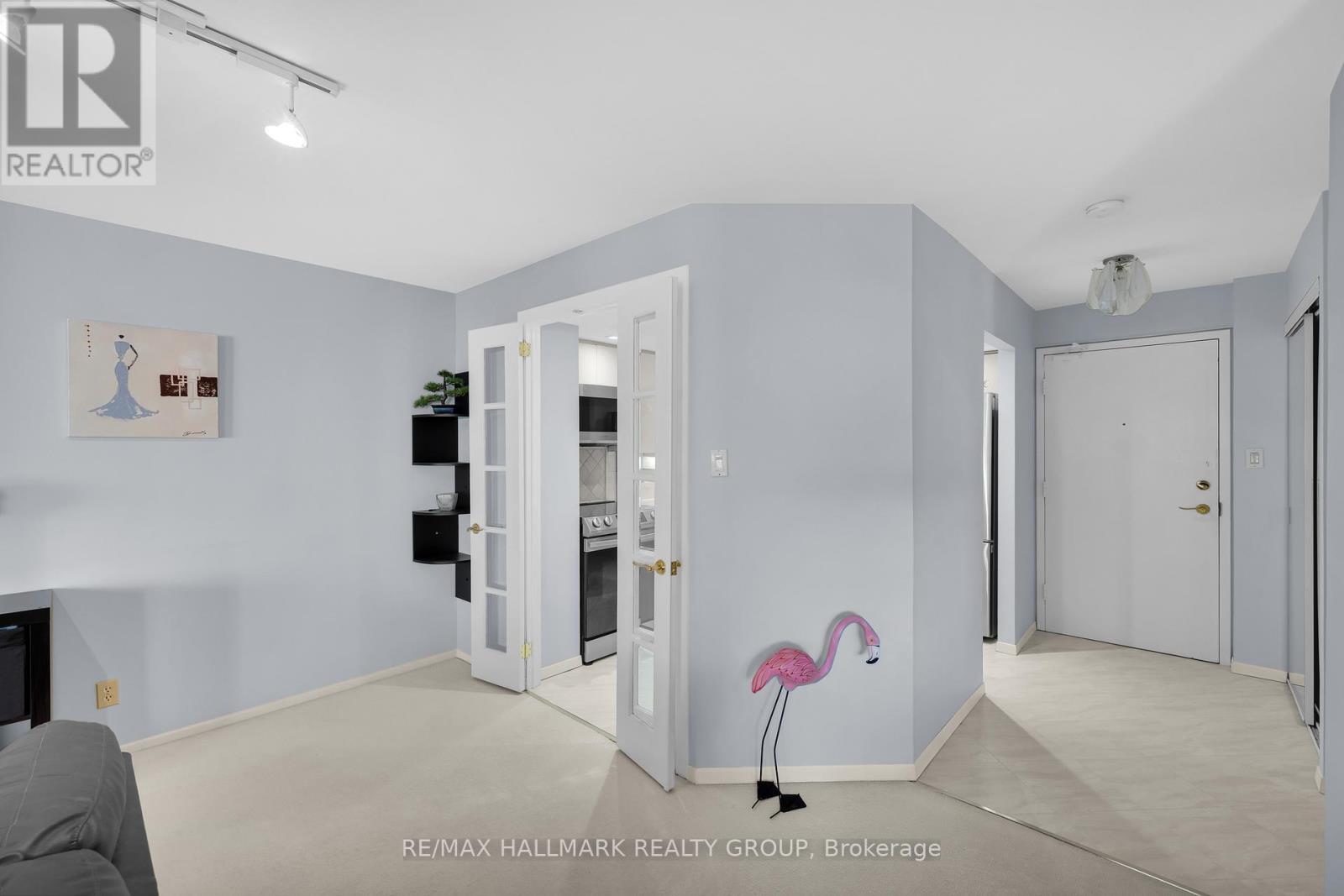 #810 151 BAY STREET - 12