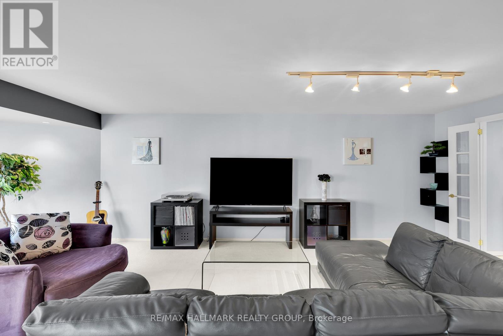 #810 151 BAY STREET - 16