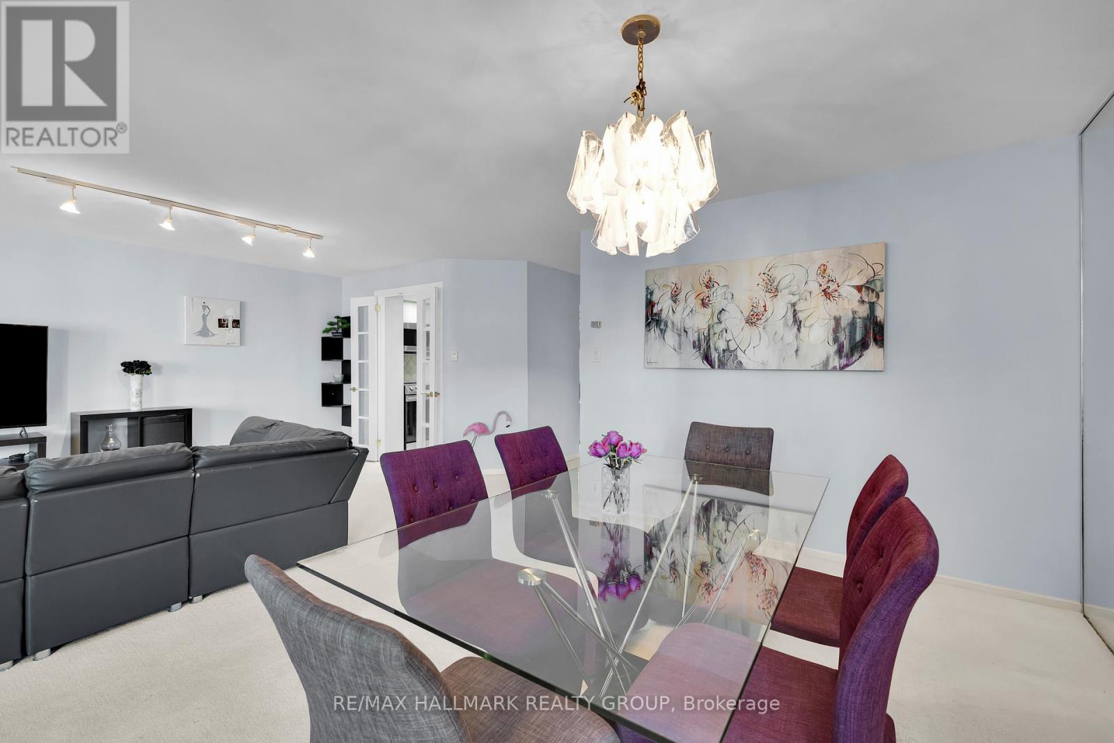 #810 151 BAY STREET - 25