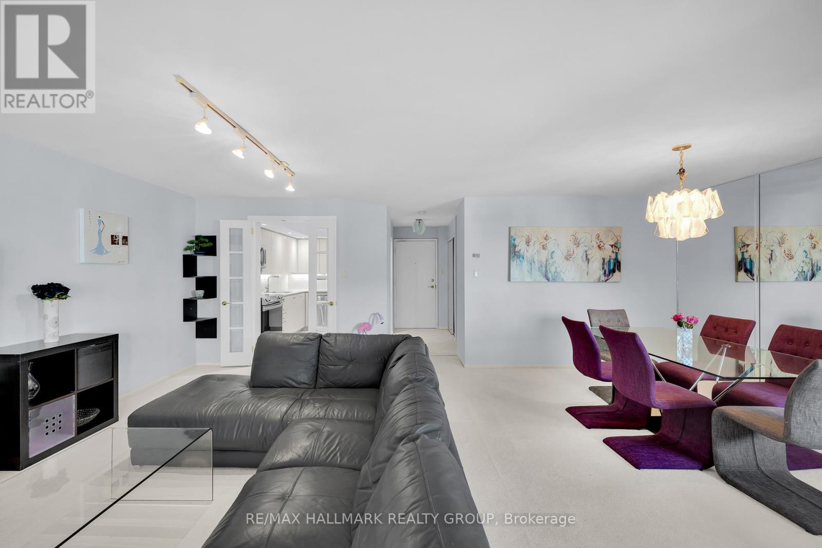 #810 151 BAY STREET - 26