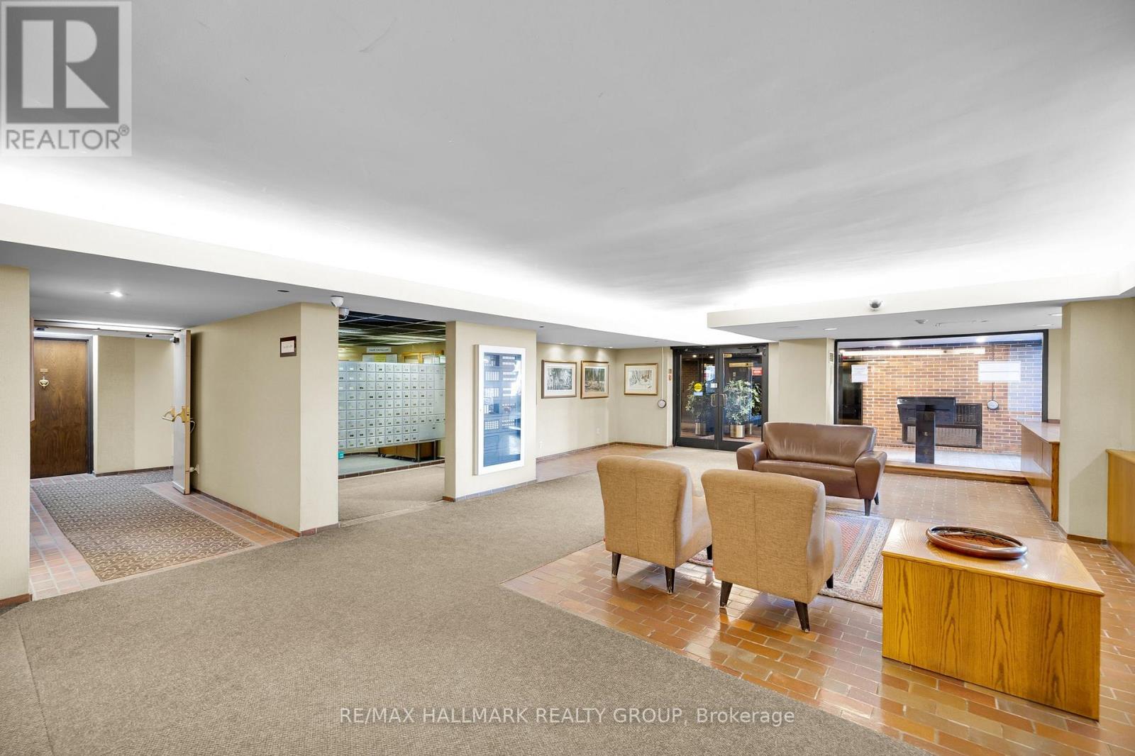#810 151 BAY STREET - 3