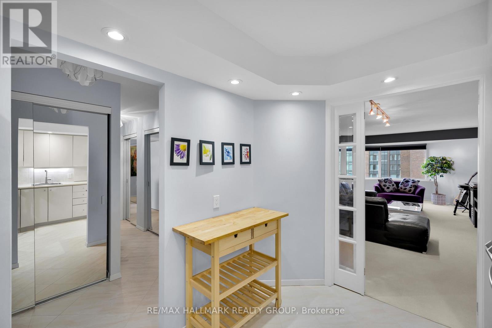 #810 151 BAY STREET - 6