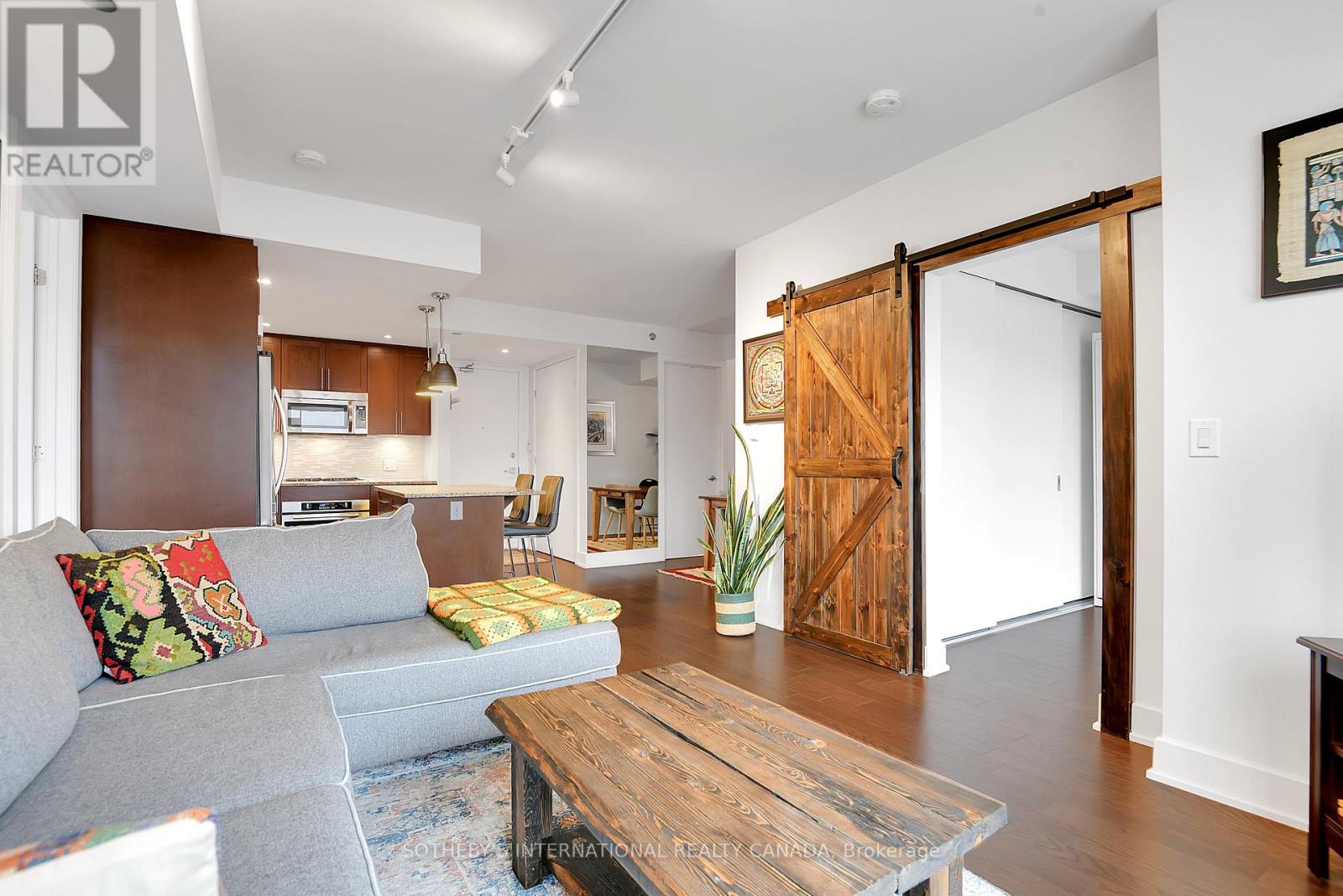 #314 7 MARQUETTE AVENUE - 7