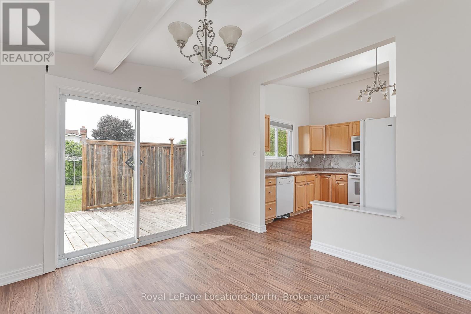 594 OAK STREET - 15