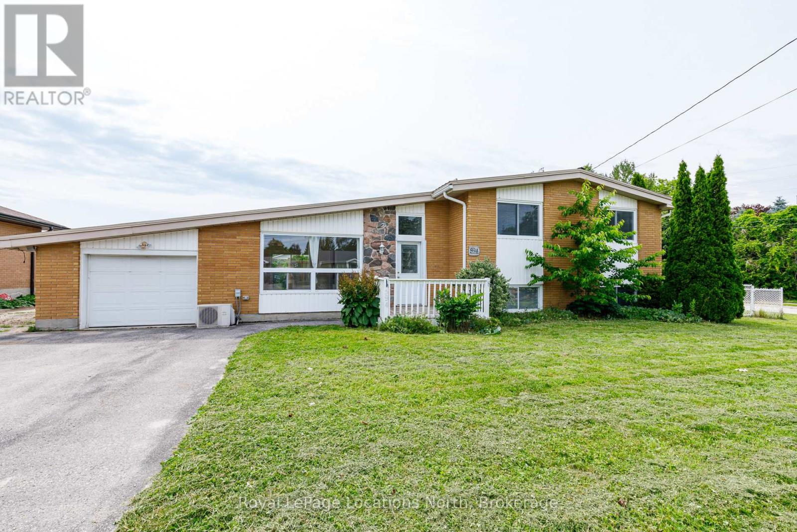 594 OAK STREET - 1