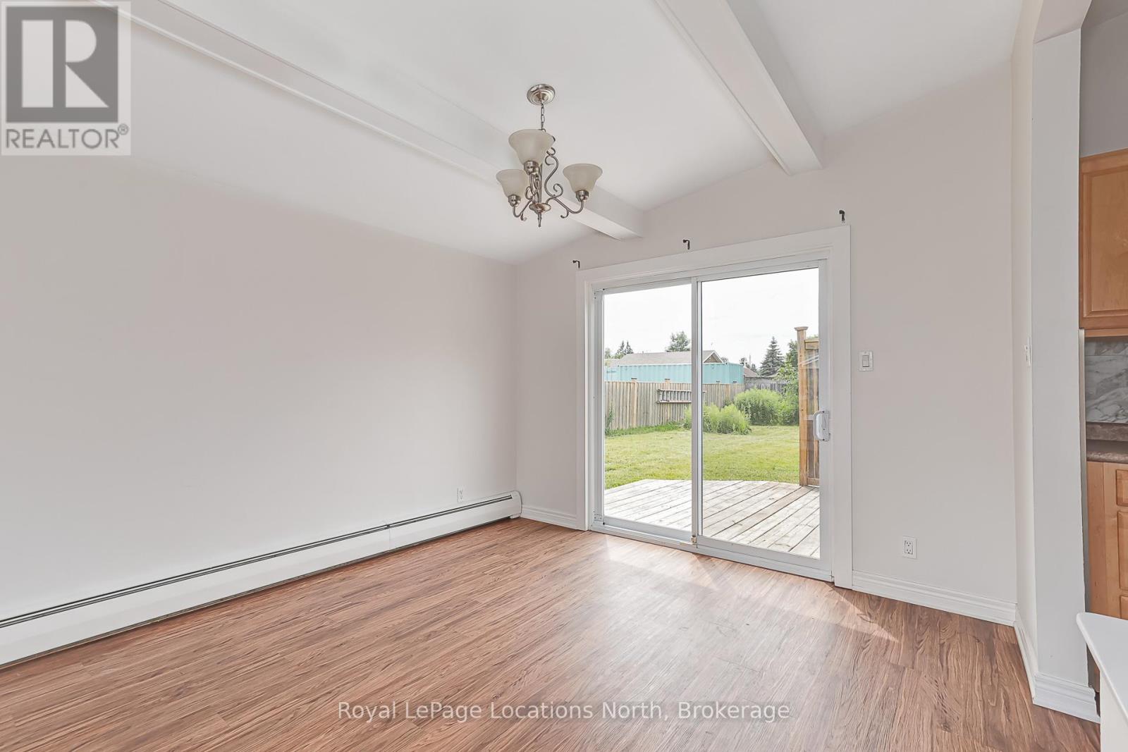 594 OAK STREET - 14