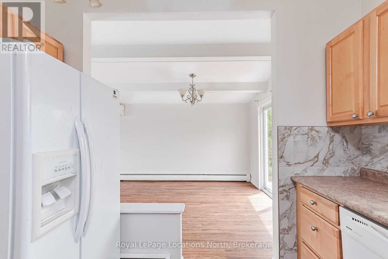 594 OAK STREET - 10