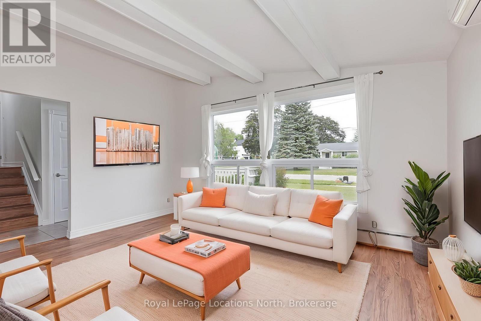 594 OAK STREET - 12