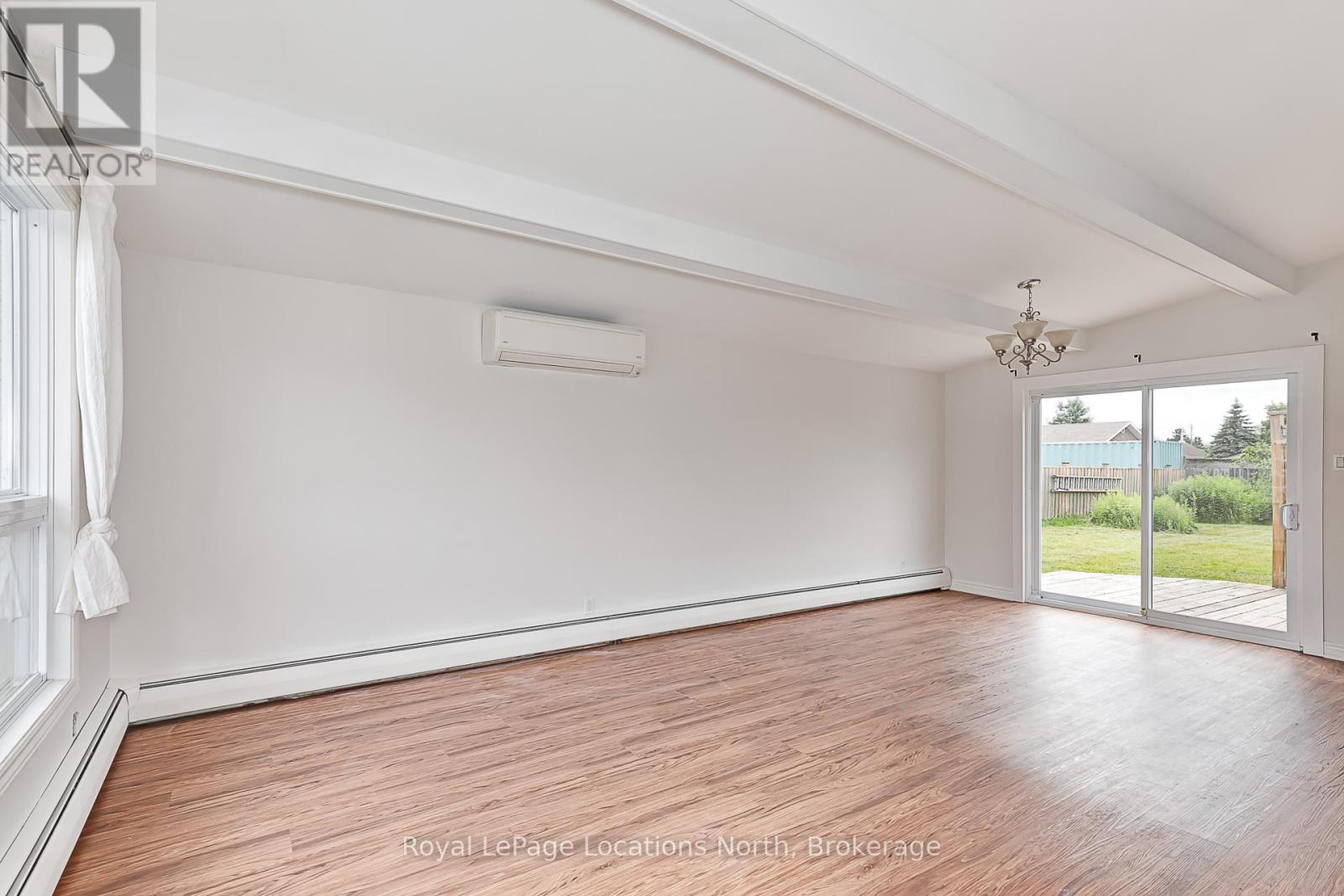 594 OAK STREET - 18