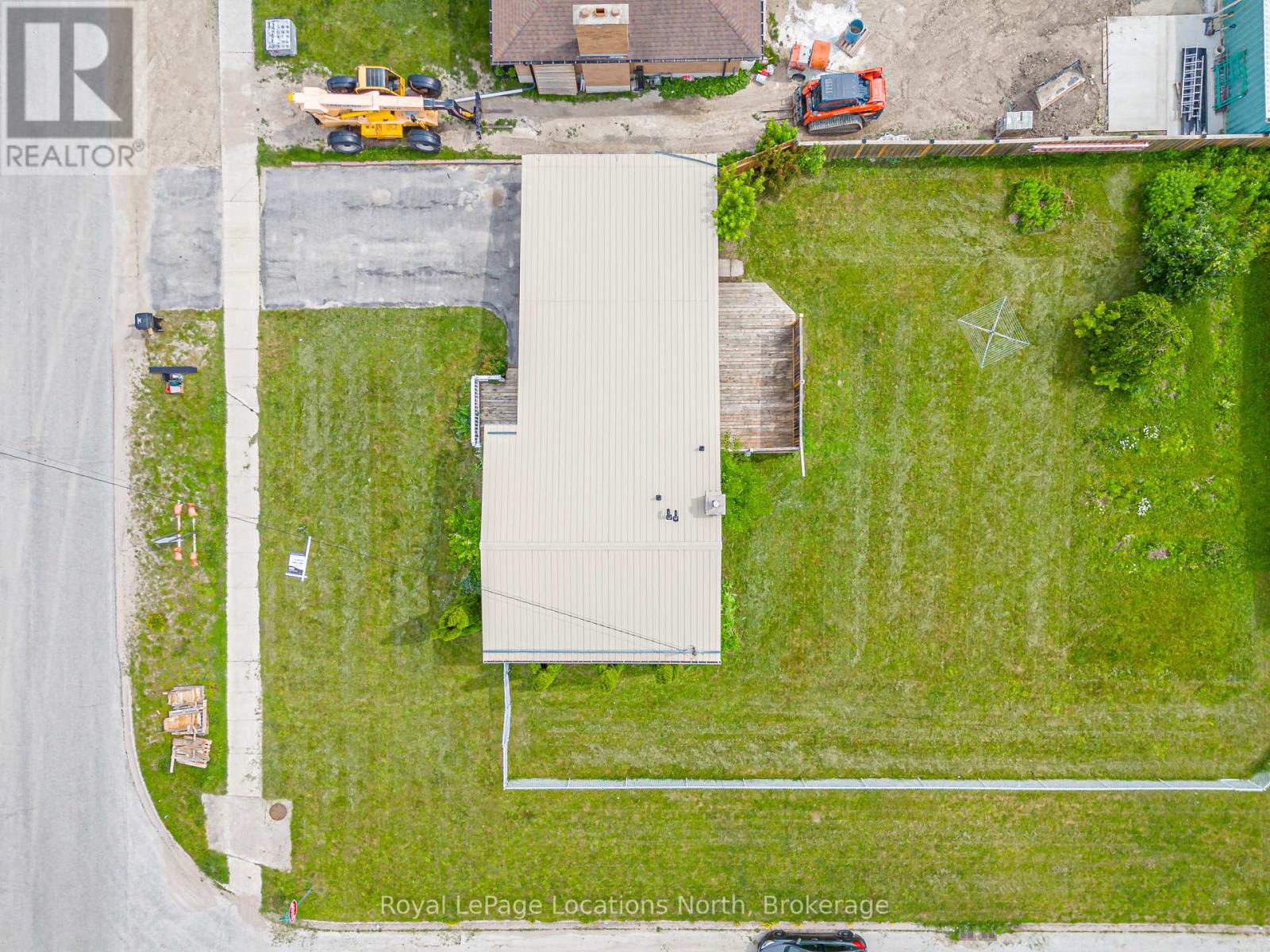 594 OAK STREET - 2