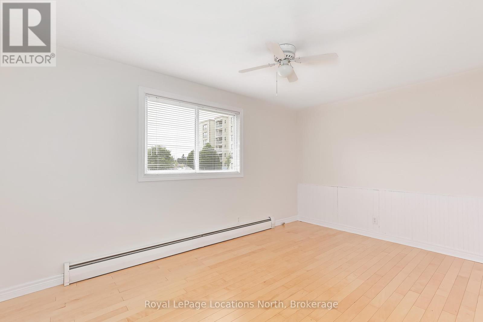 594 OAK STREET - 22