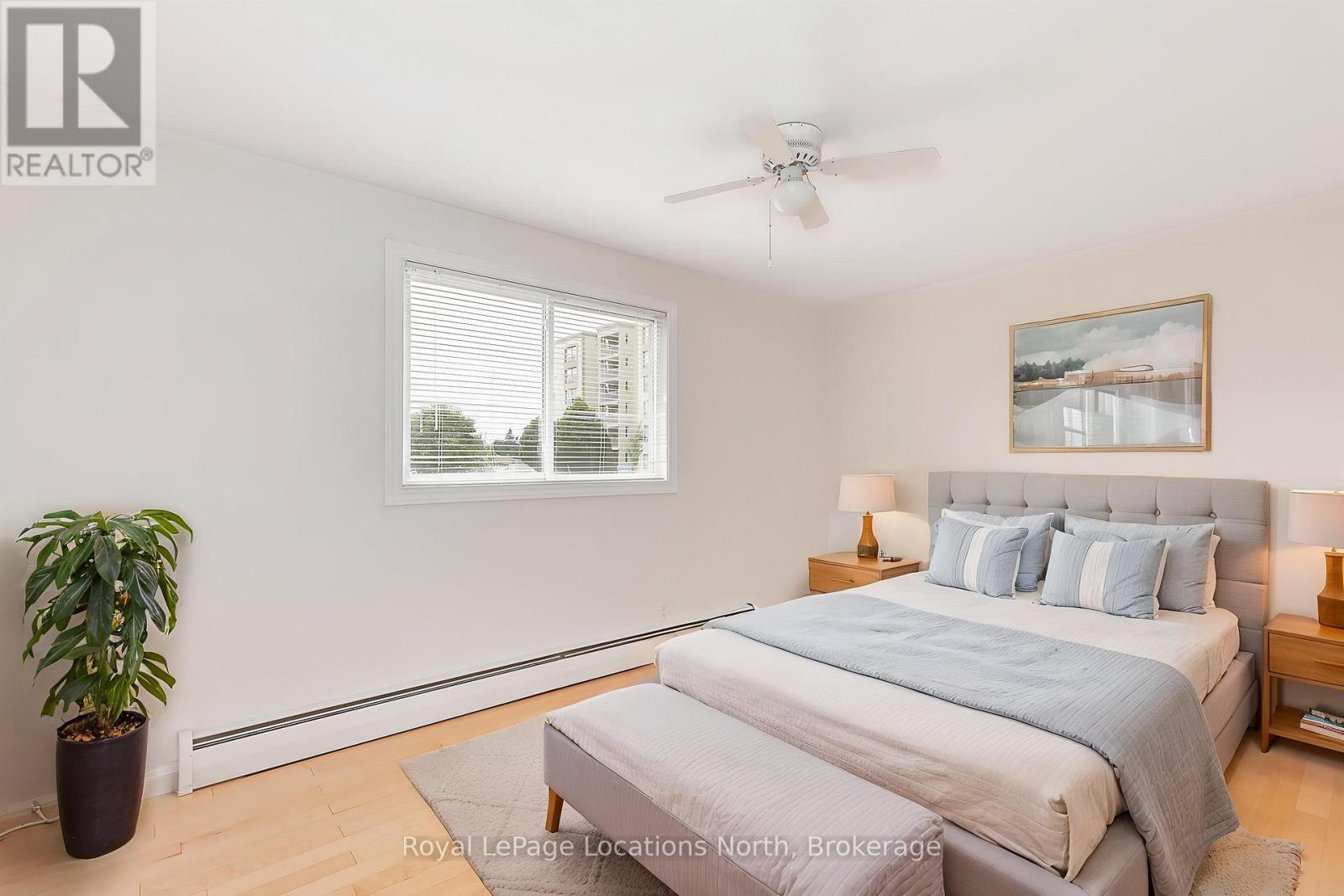 594 OAK STREET - 24