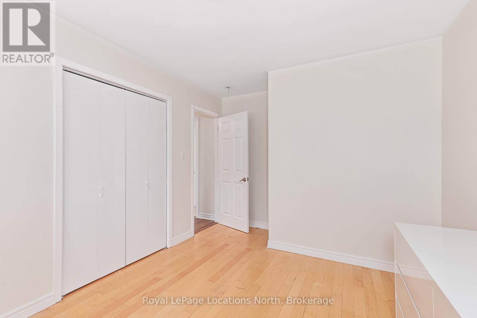 594 OAK STREET - 30
