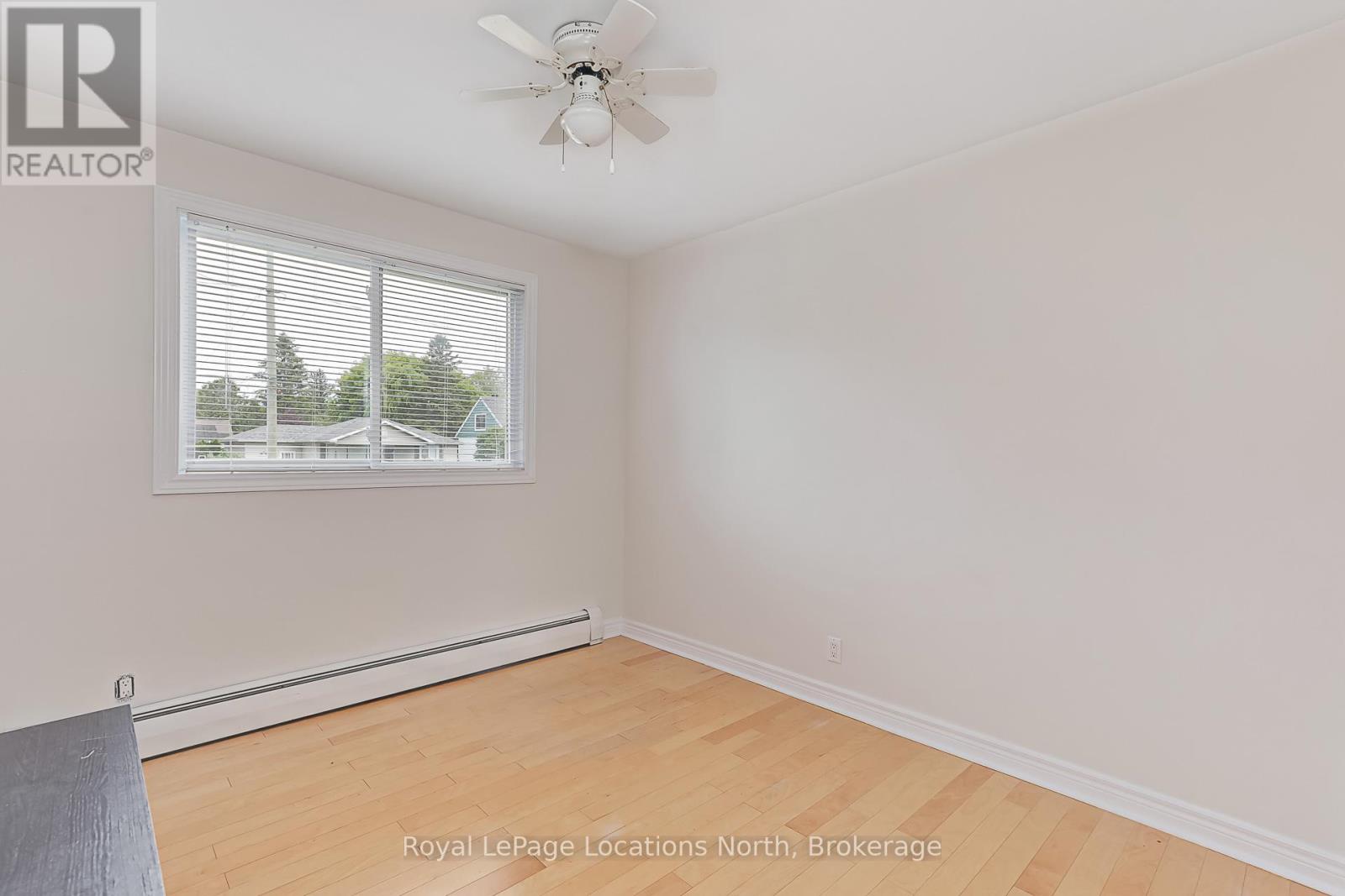 594 OAK STREET - 26