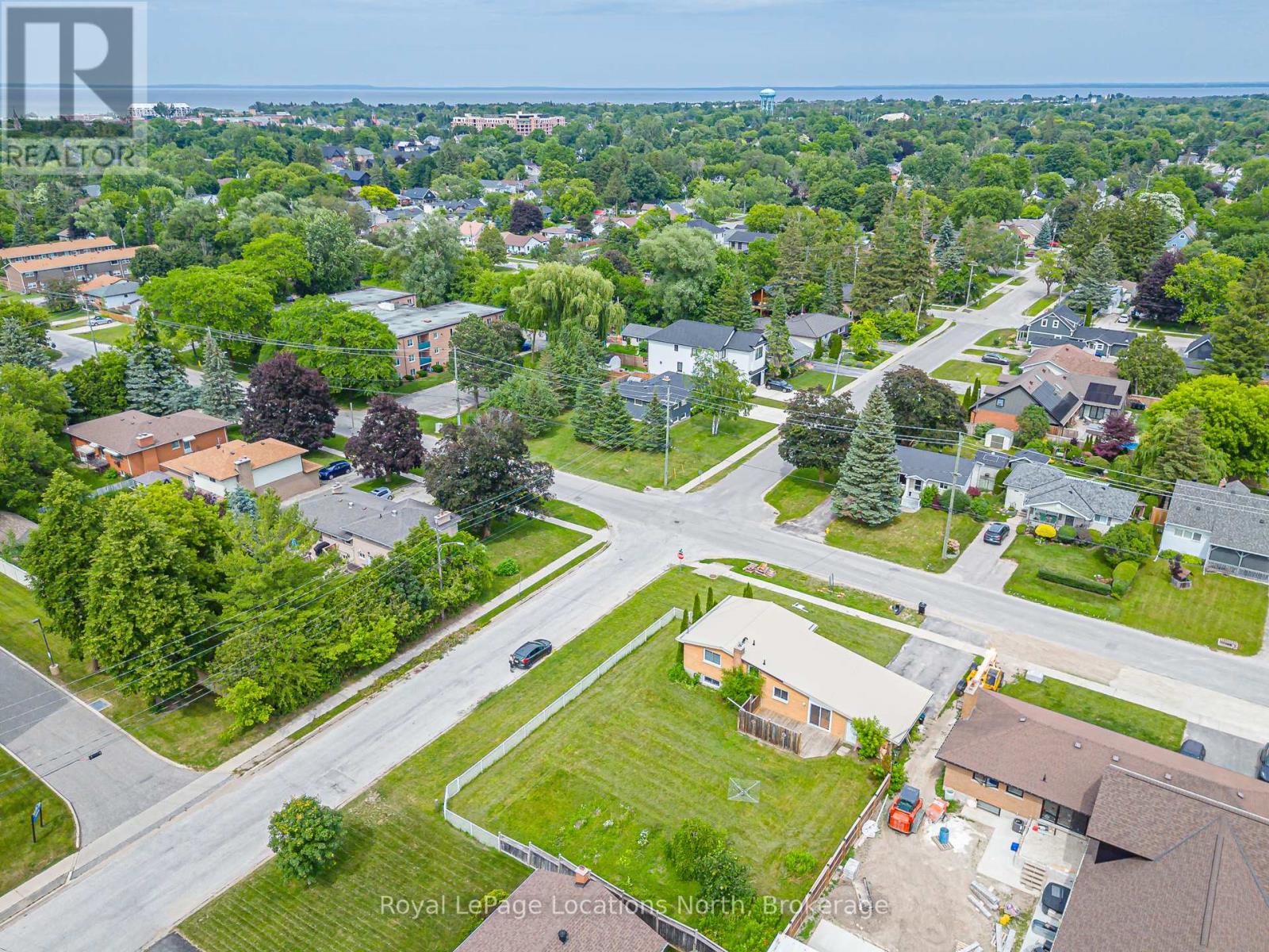 594 OAK STREET - 3