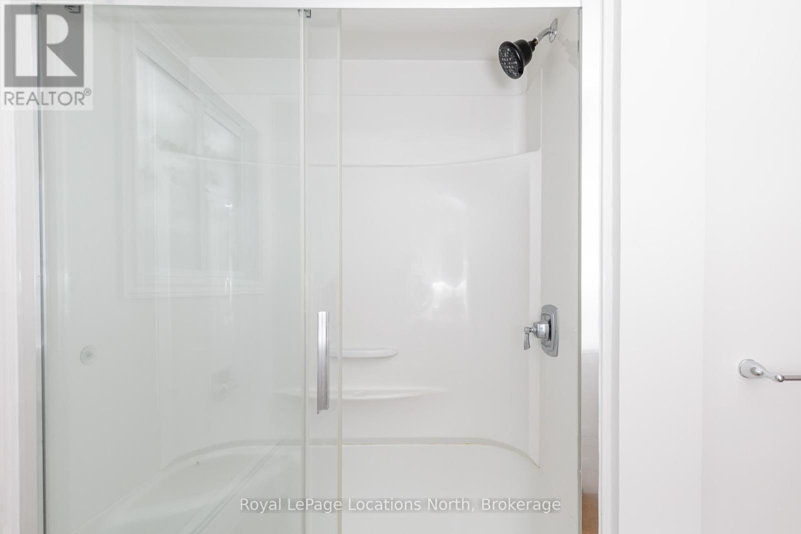 594 OAK STREET - 32
