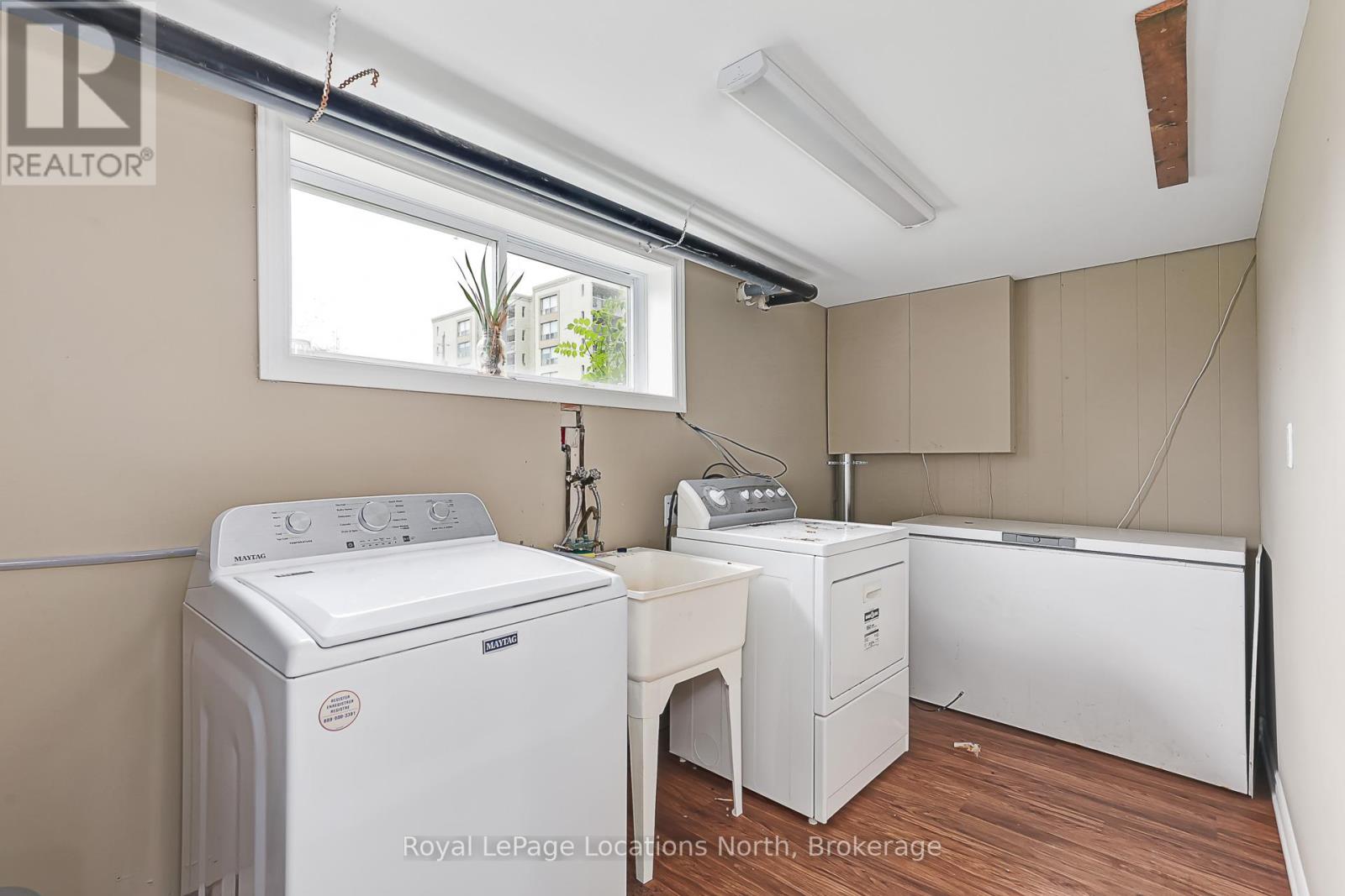 594 OAK STREET - 43