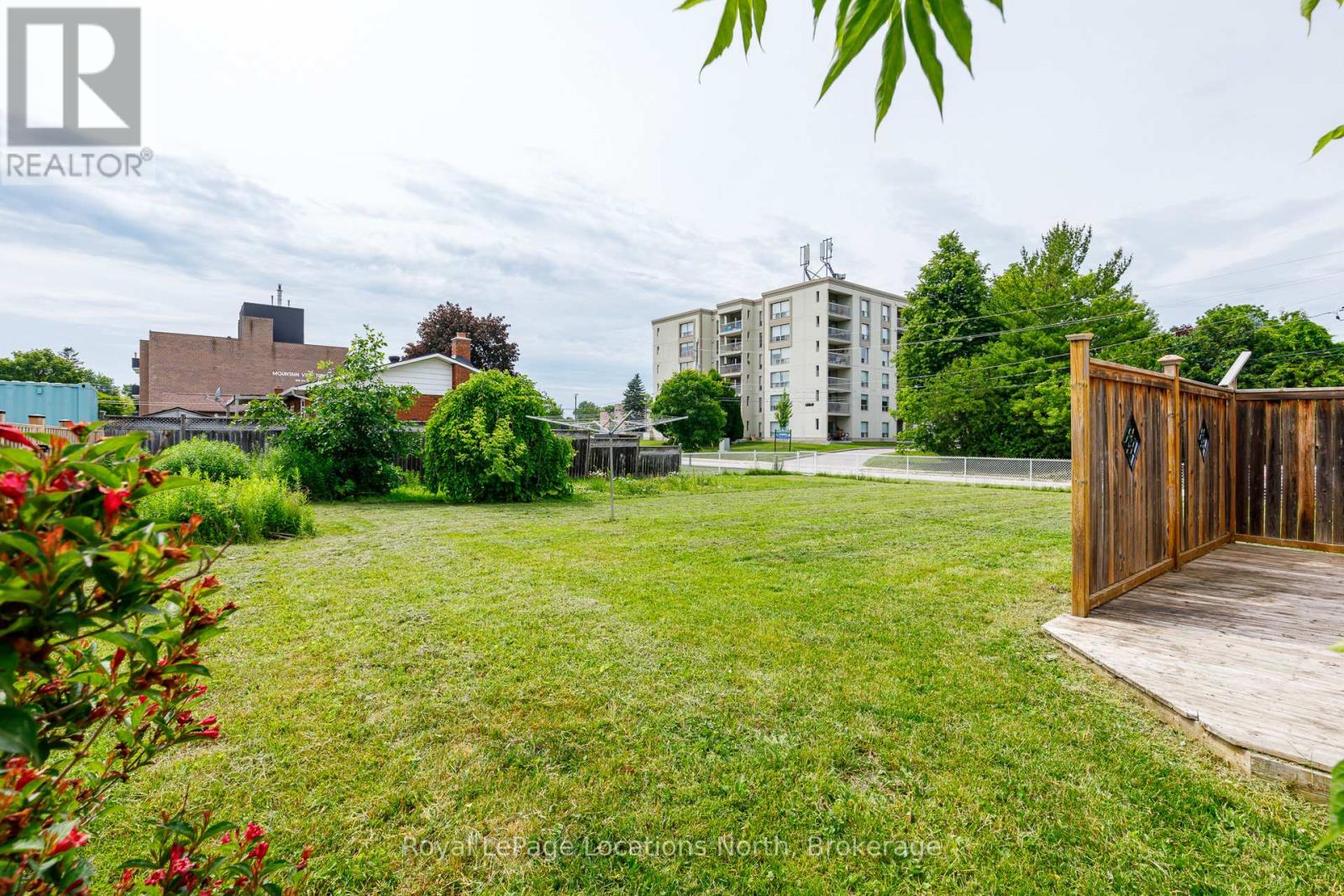 594 OAK STREET - 47