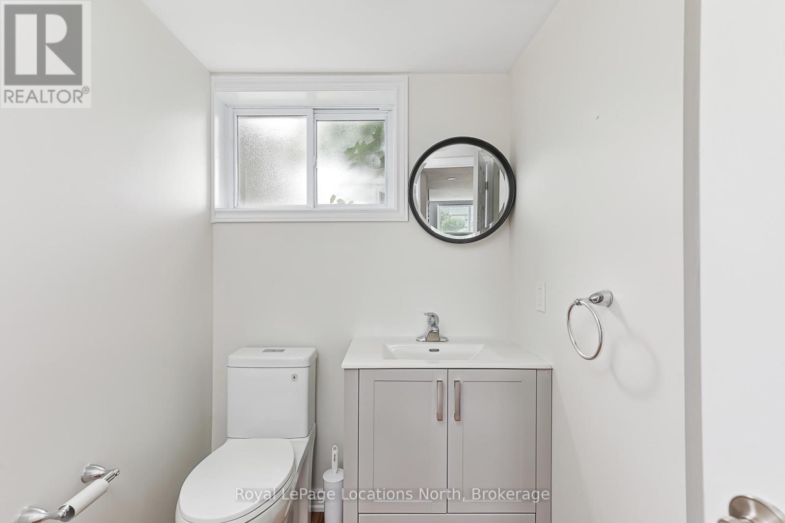 594 OAK STREET - 44