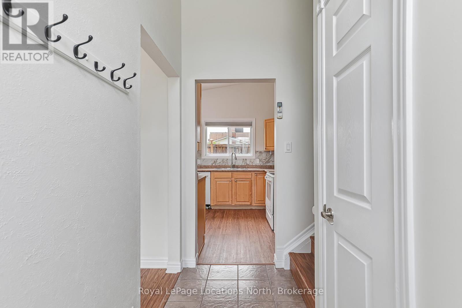 594 OAK STREET - 6