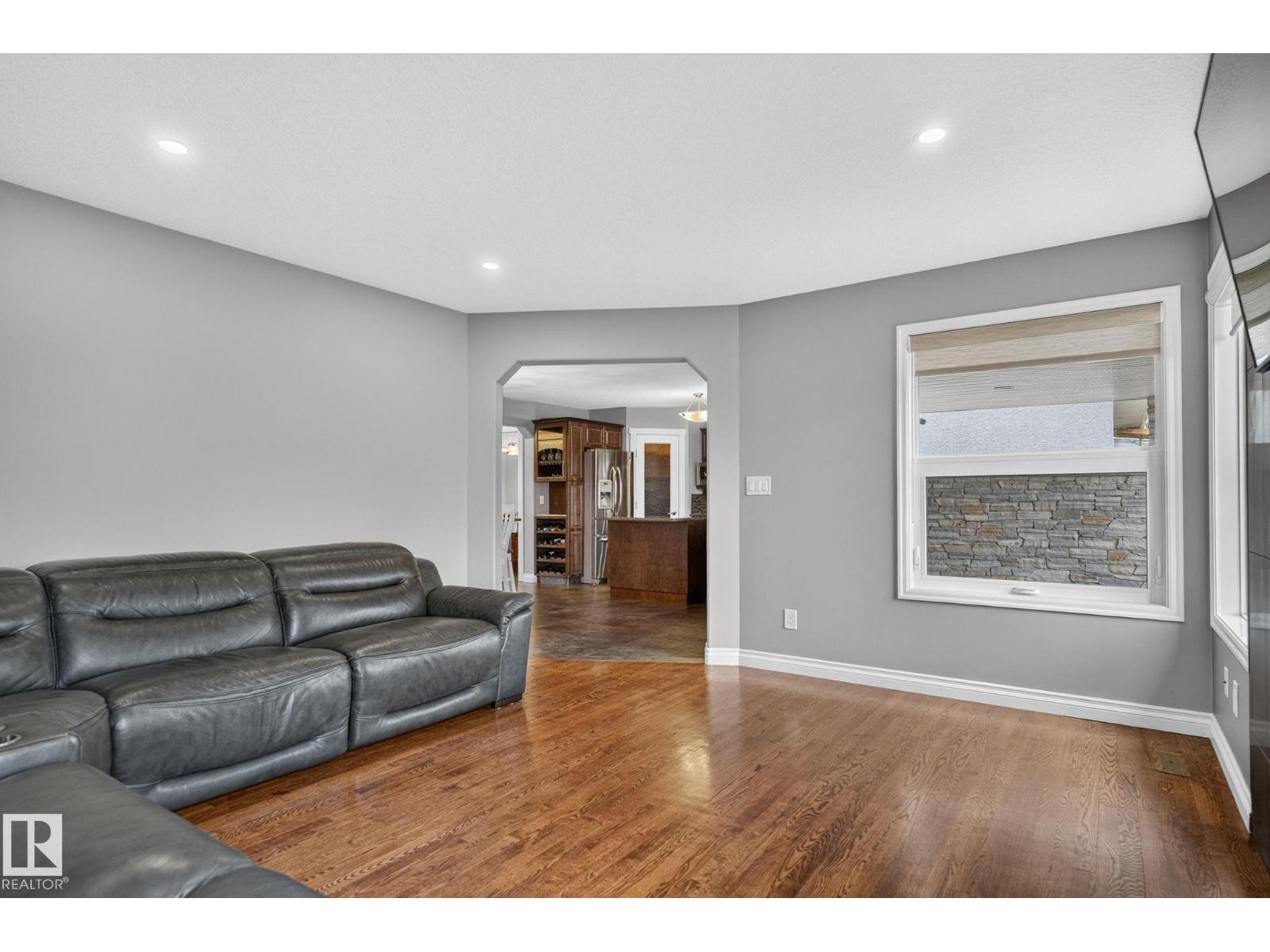 370 HOLLICK-KENYON RD NW - 41
