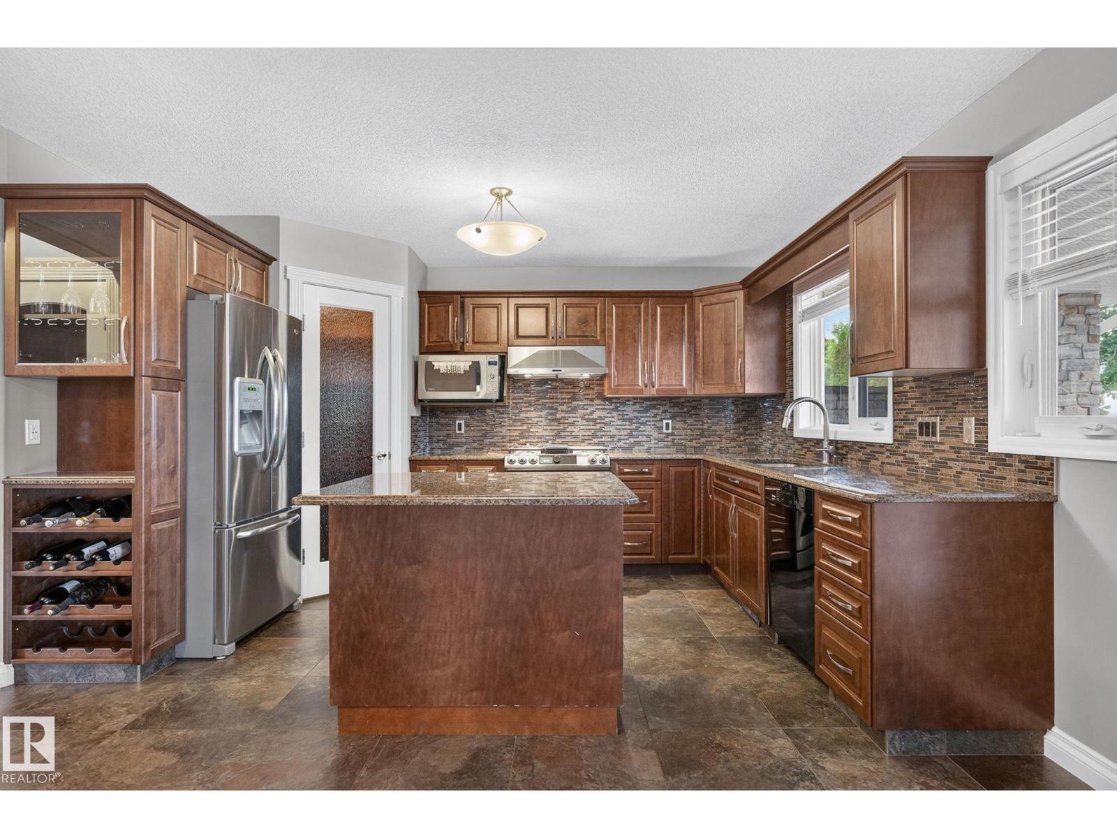 370 HOLLICK-KENYON RD NW - 29