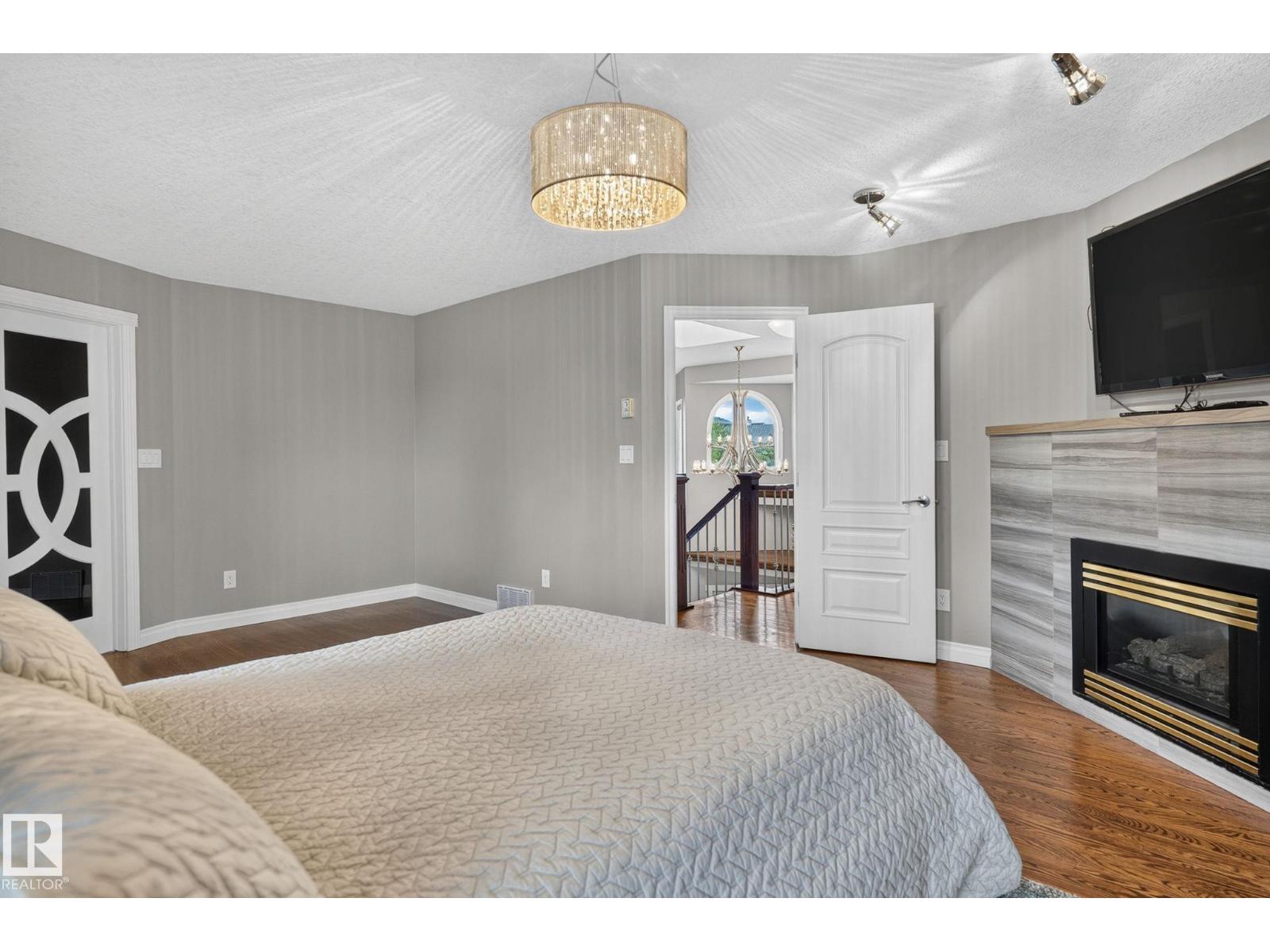 370 HOLLICK-KENYON RD NW - 51