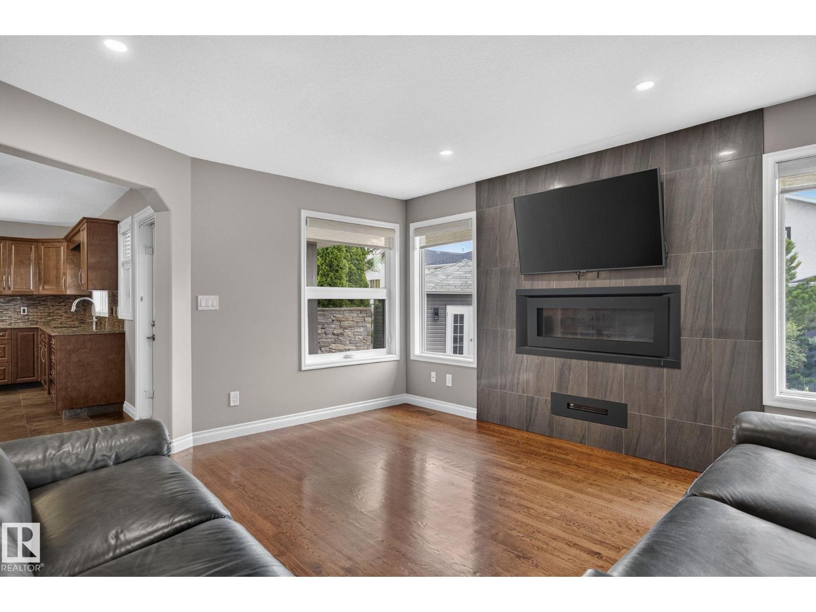 370 HOLLICK-KENYON RD NW - 40