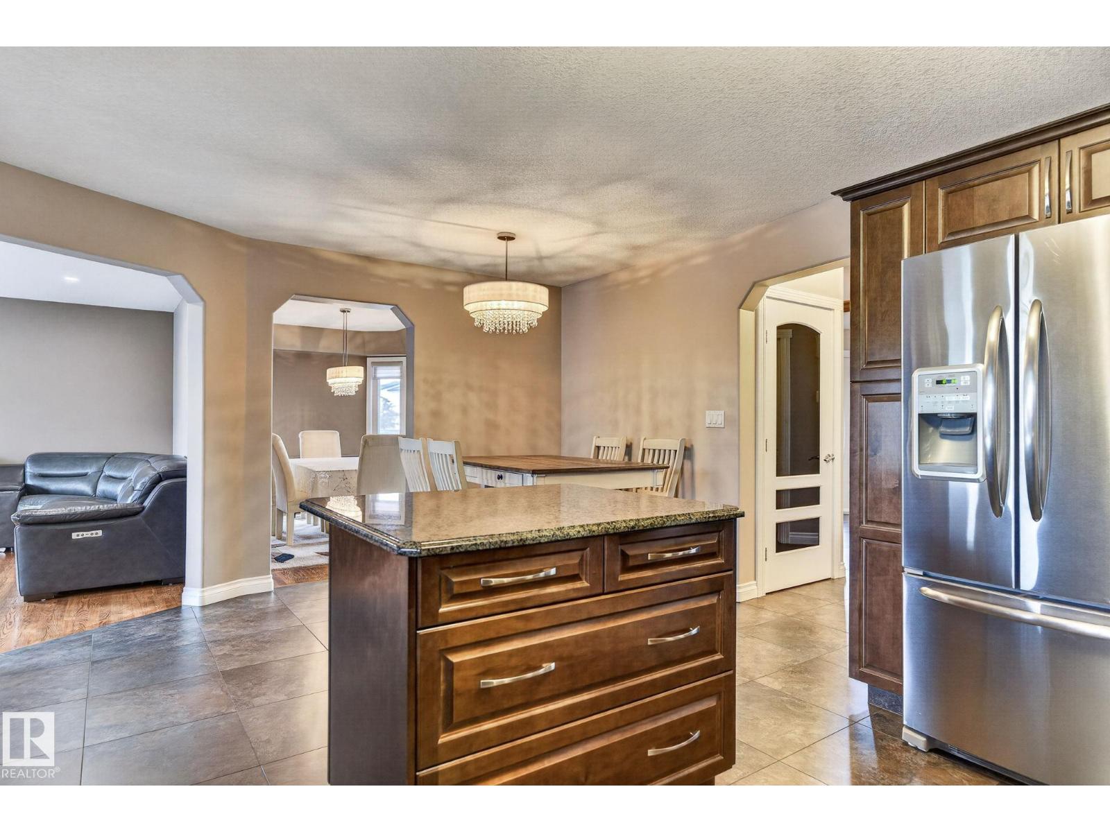 370 HOLLICK-KENYON RD NW - 35