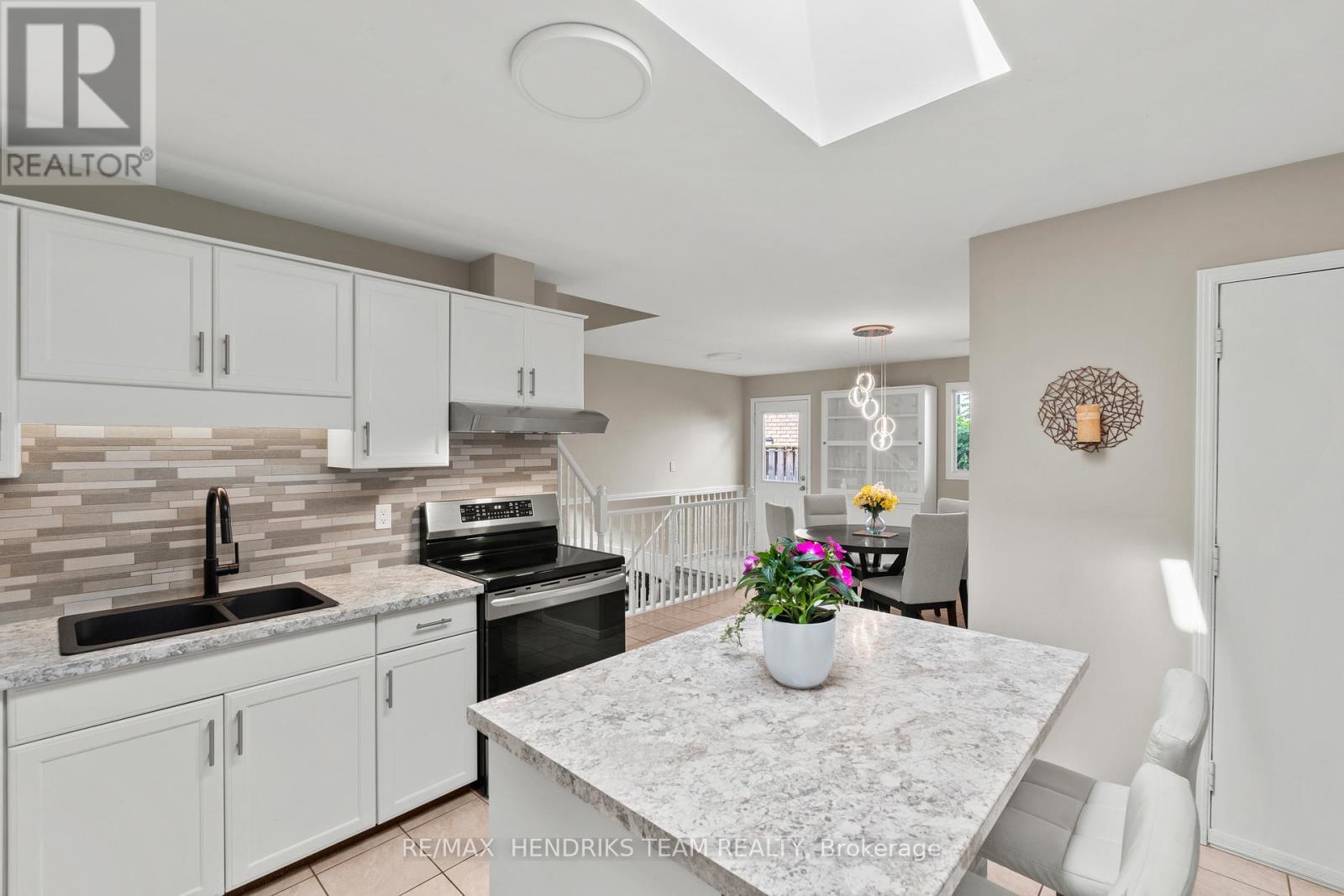 12 STONEBRIDGE GATE - Image 11
