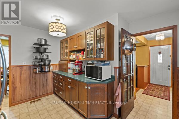 33 MEADOWBROOK CRESCENT - 12