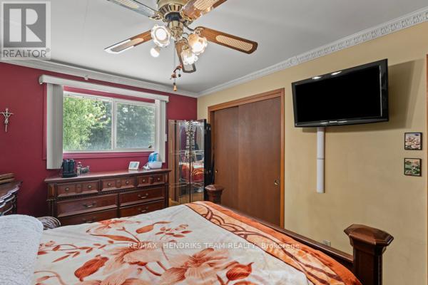33 MEADOWBROOK CRESCENT - 15