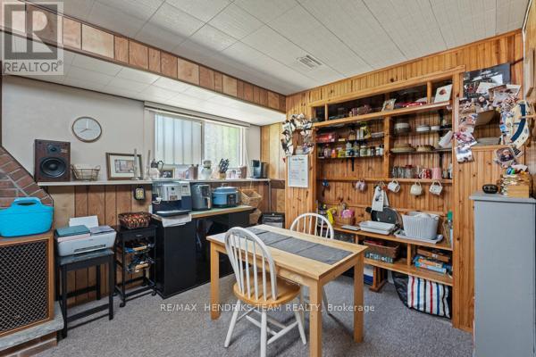 33 MEADOWBROOK CRESCENT - 24