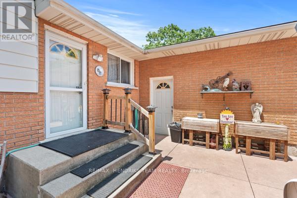33 MEADOWBROOK CRESCENT - 29