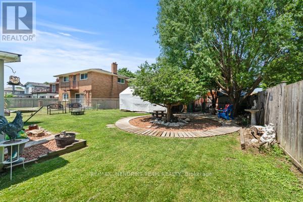 33 MEADOWBROOK CRESCENT - 39