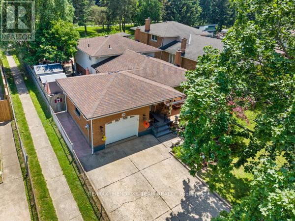 33 MEADOWBROOK CRESCENT - 42