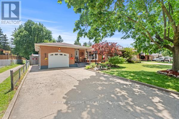 33 MEADOWBROOK CRESCENT - 43
