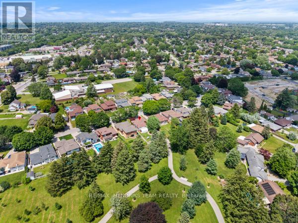 33 MEADOWBROOK CRESCENT - 46