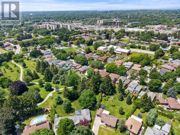 33 MEADOWBROOK CRESCENT - 47