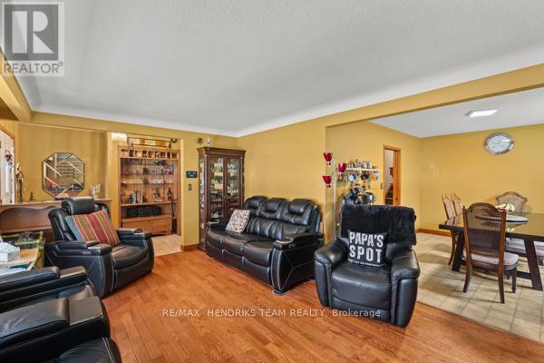 33 MEADOWBROOK CRESCENT - 9