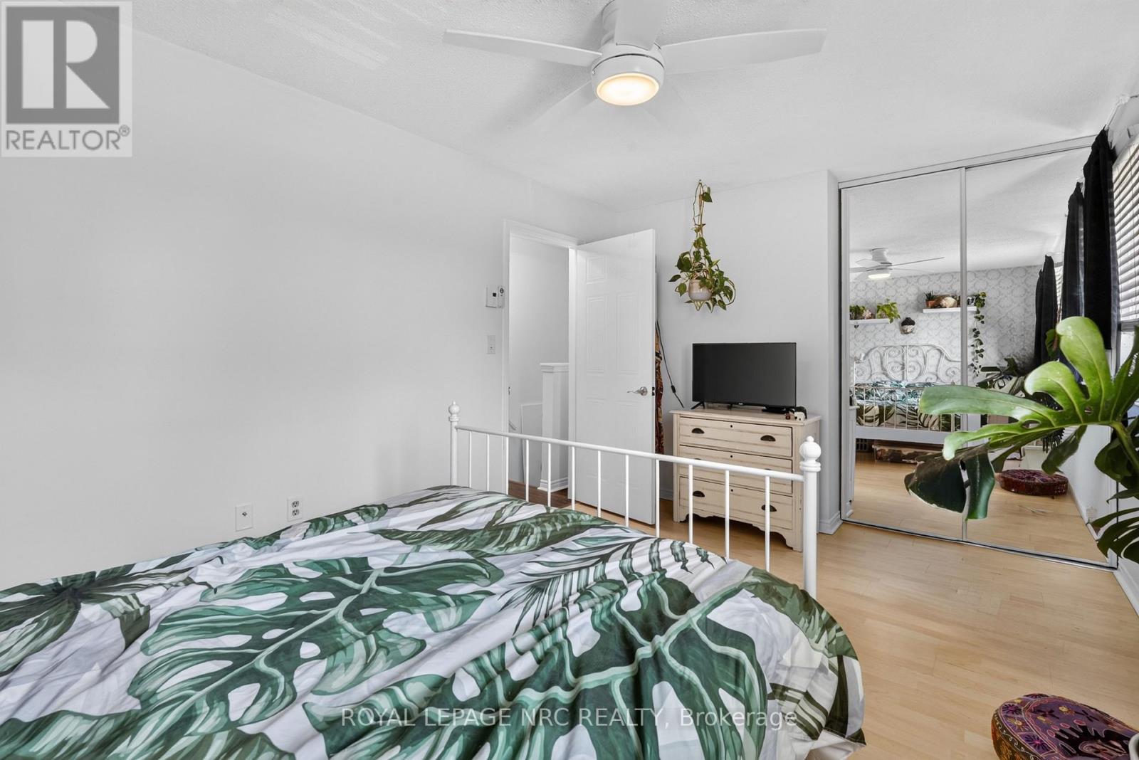 #40 65 DORCHESTER BOULEVARD - Image 16
