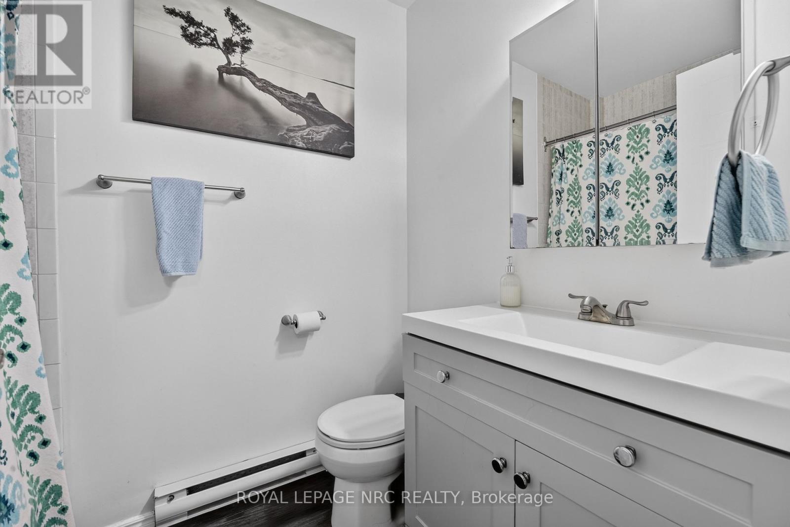 #40 65 DORCHESTER BOULEVARD - Image 21