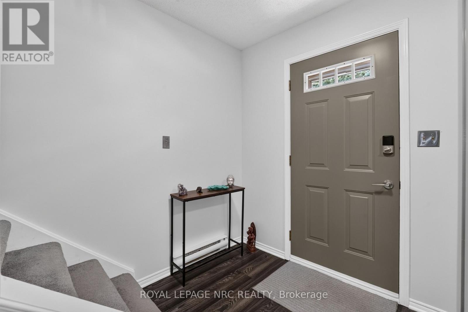 #40 65 DORCHESTER BOULEVARD - Image 23