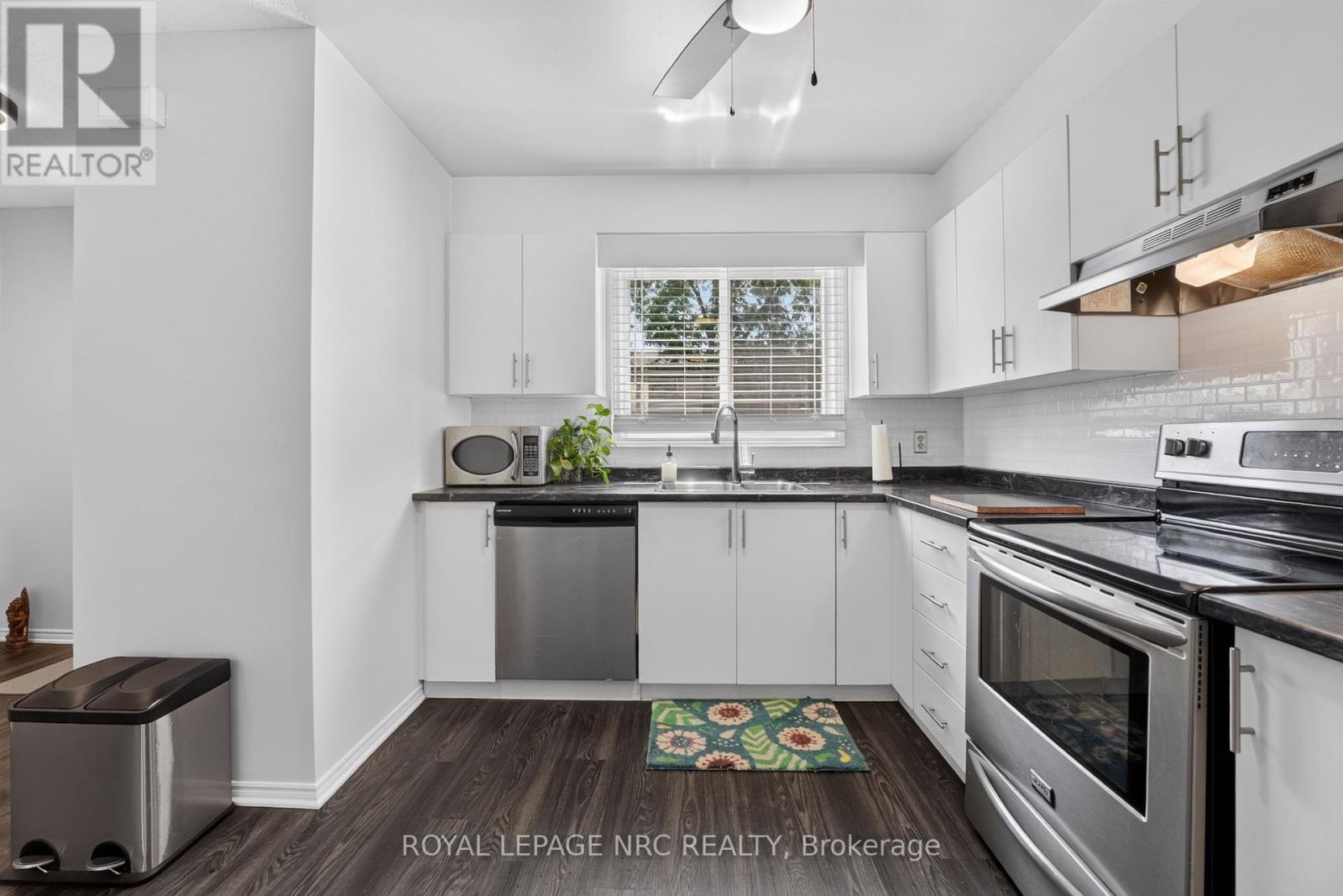 #40 65 DORCHESTER BOULEVARD - Image 29
