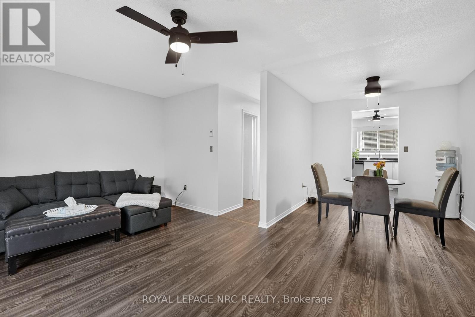 #40 65 DORCHESTER BOULEVARD - Image 35