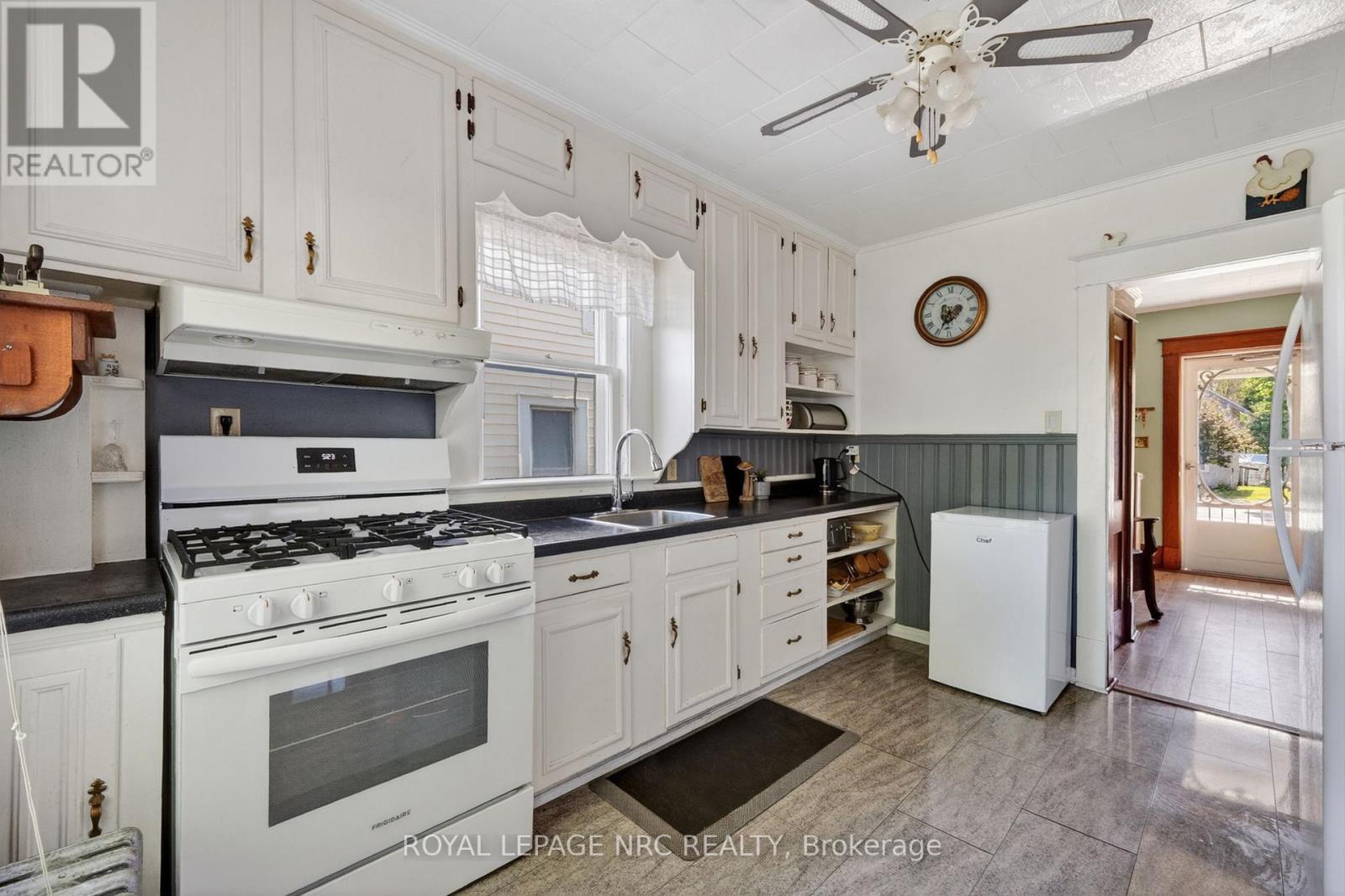 453 FARES STREET - 15