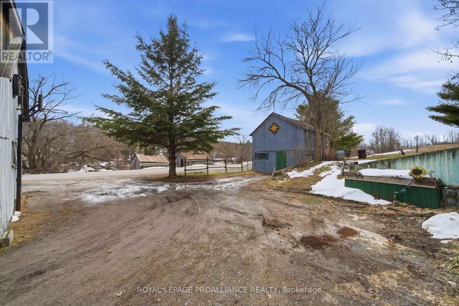 2227 DESERONTO ROAD - 36
