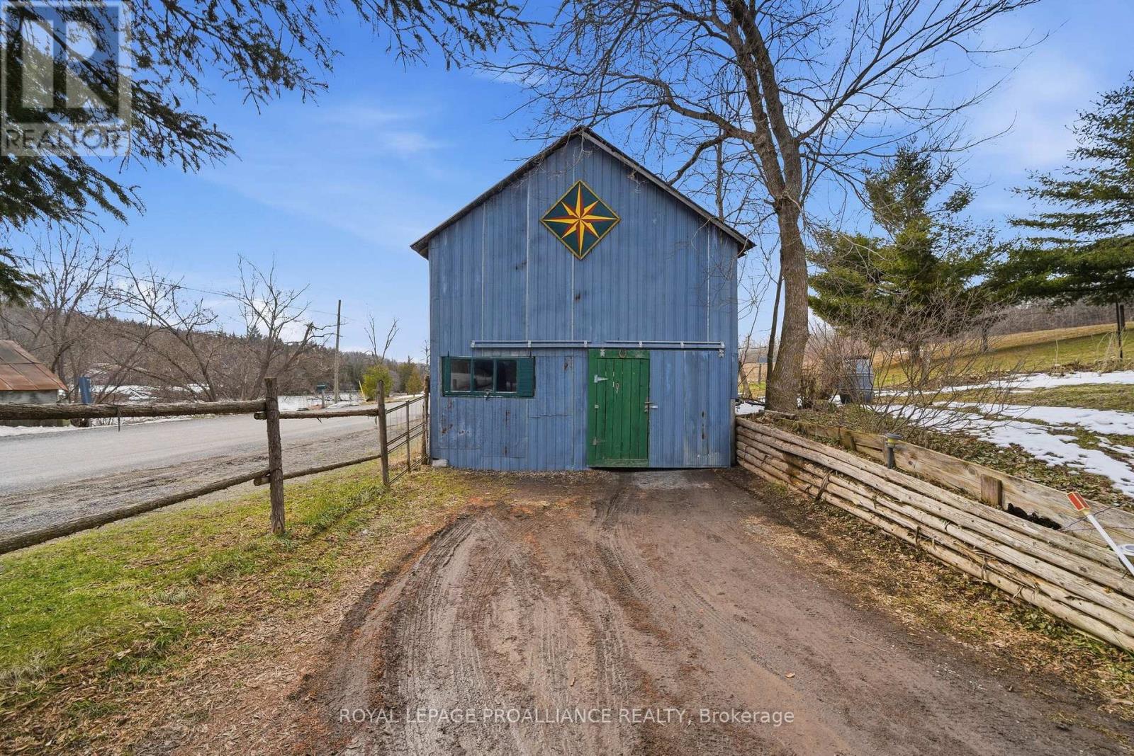 2227 DESERONTO ROAD - 37