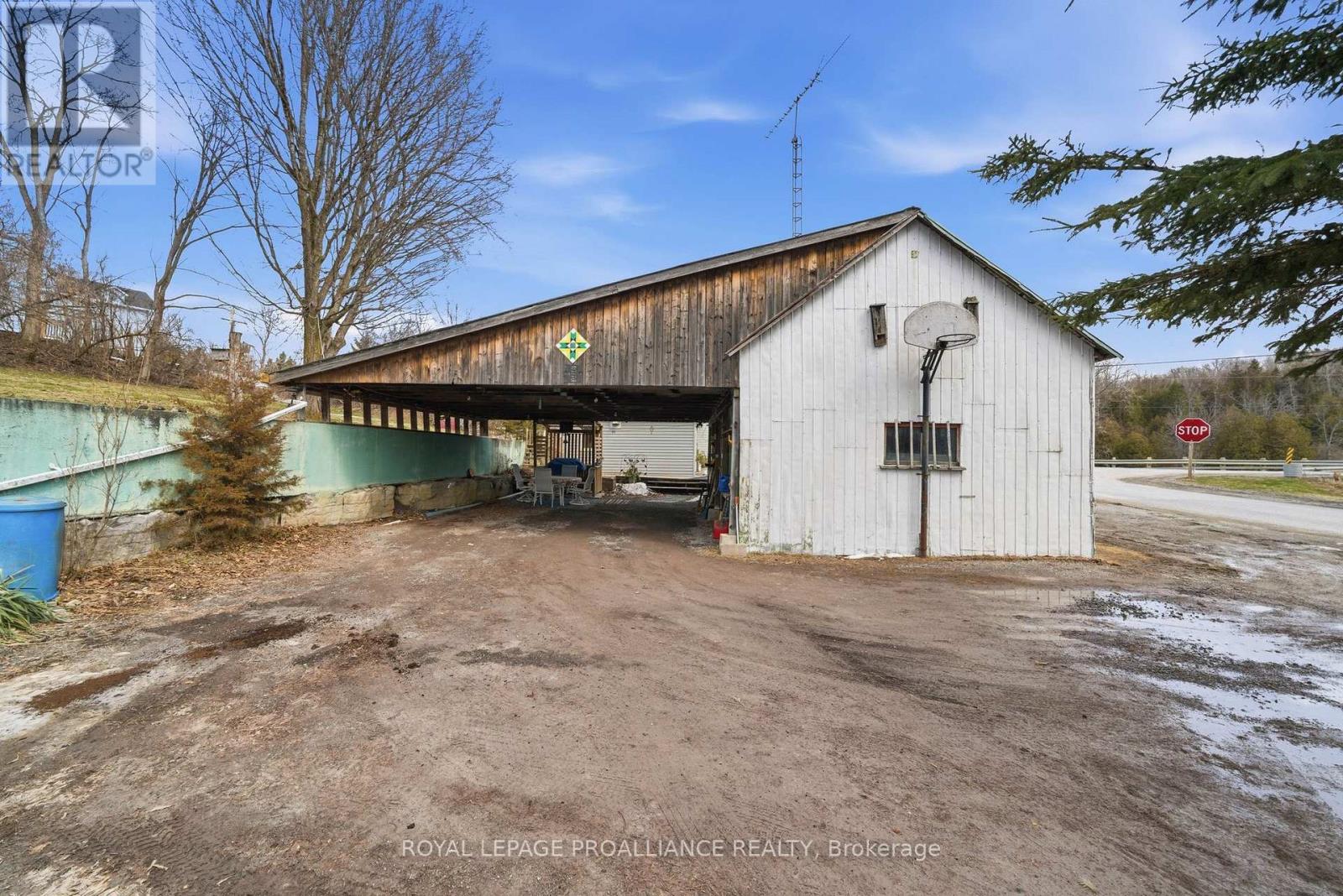 2227 DESERONTO ROAD - 40